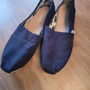 Toms